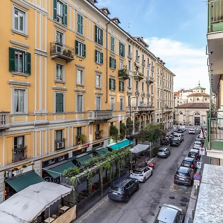 Via Lecco 6 *
