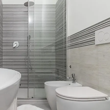 Apartament Via Lecco 6 *